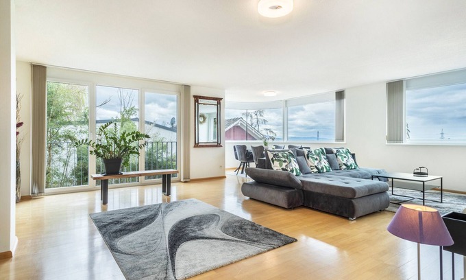 Lochau Apartment | Apartment 'Cocoon Am Schloß Top 2' with Lake View, Wi-Fi and Air Conditioning