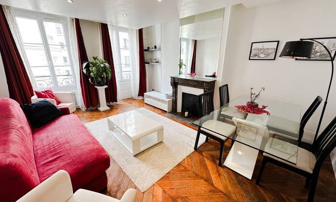 8th Arrondissement Apartment | Apartment Colisée, next to Avenue Champs Elysées