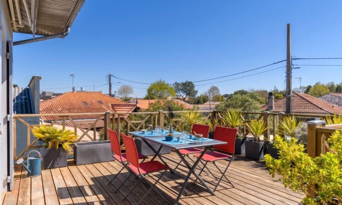 La Teste-de-Buch Apartment | Apartment Dade by Interhome