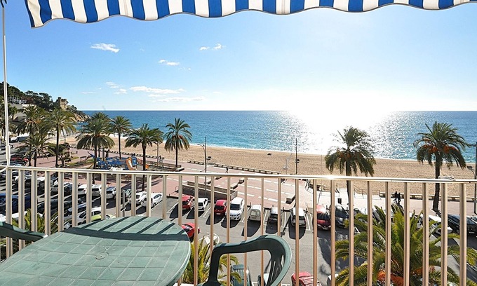 Lloret Town Center Apartment | Apartment Doble 4CD, sea view, beach 30 m, 4/6 people, terrace.