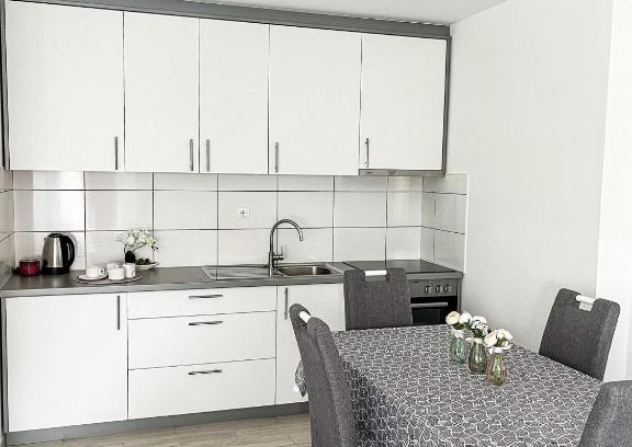 Canton 10 Apartment | Apartment Doris