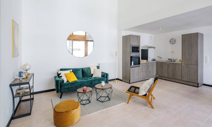 Saint Jean Station District Apartment | Apartment "Duplex Saint-Germain" with Balcony & Wi-Fi