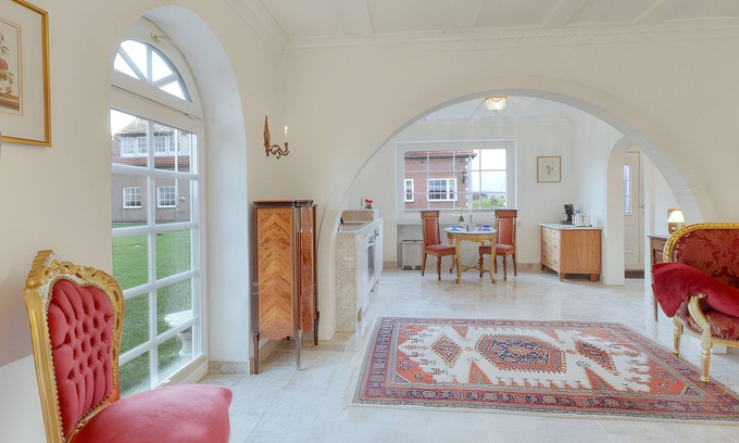 Horsbull Apartment | Apartment 'Elisabeth Suite' with Shared Garden and Wi-Fi