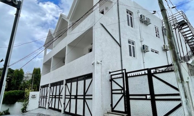 Pointe aux Canonniers Apartment | Apartment E family residence