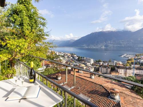 Muralto Apartment | Apartment Egner- Apt-Caretta by Interhome