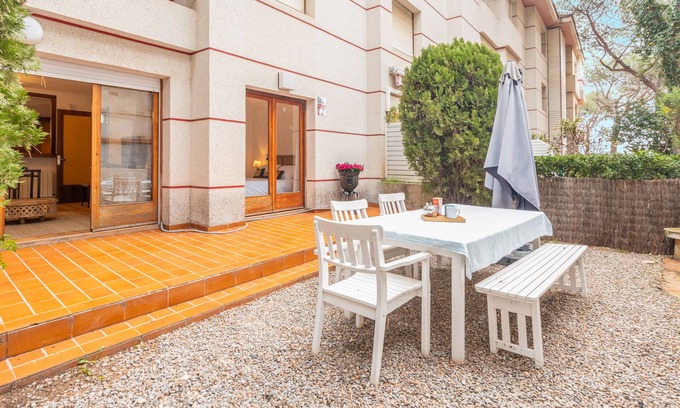 Platja d'Aro Apartment | Apartment 'Con Jardin Y Parking' with Private Terrace, Wi-Fi and Air Conditioning