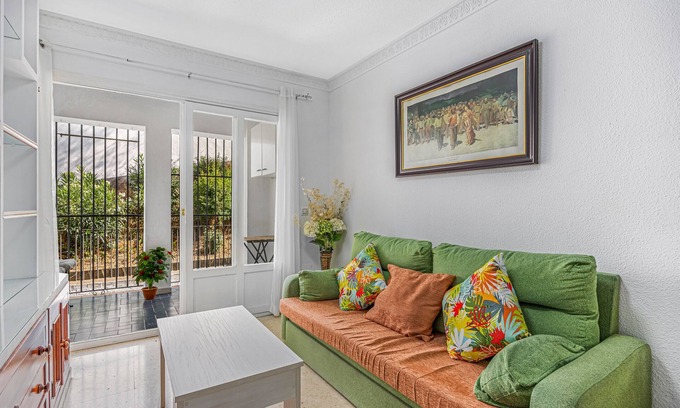 Sanlucar de Barrameda Apartment | Apartment 'Divina Pastora Sanlucar' with Balcony and Air Conditioning