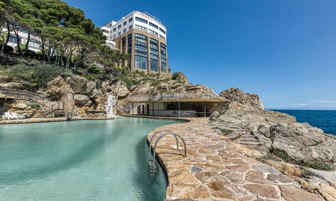 Aiguablava Apartment | Apartment 'Exclusivo Loft En Cap Sa Sal' with Sea View, Wi-Fi and Air Conditioning