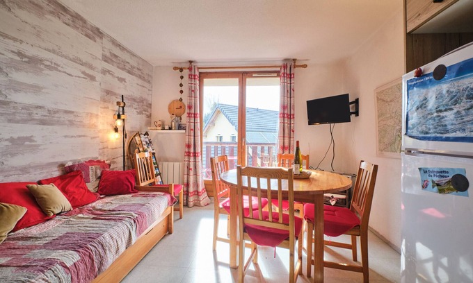 Villard-de-Lans Apartment | Apartment 'Familial De Montagne' with Private Garden and Balcony