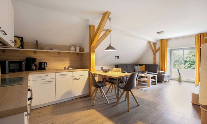 Nordstrand Apartment | Apartment 'Ferienhof Jacobsen 1' with Shared Terrace, Shared Garden and Wi-Fi