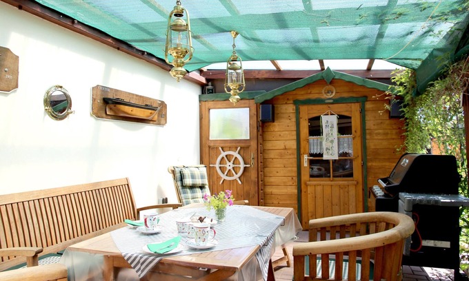 Balve Apartment | Apartment 'Ferienoase Balve' with Private Terrace, Private Garden and Wi-Fi