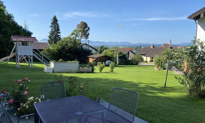 Waging am See Apartment | Apartment 'Ferienwohnung Haus Bauer' with Mountain View, Private Terrace and Wi-Fi