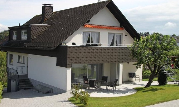 Attendorn Apartment | Apartment 'Ferienwohnung' with Private Garden, Balcony and Wi-Fi