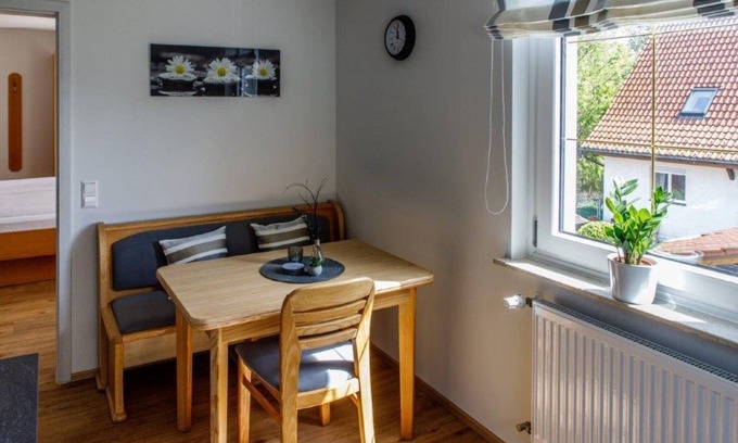 Wasserburg Apartment | Apartment 'Fewo 1 - Elstar' with Shared Garden, Balcony and Wi-Fi