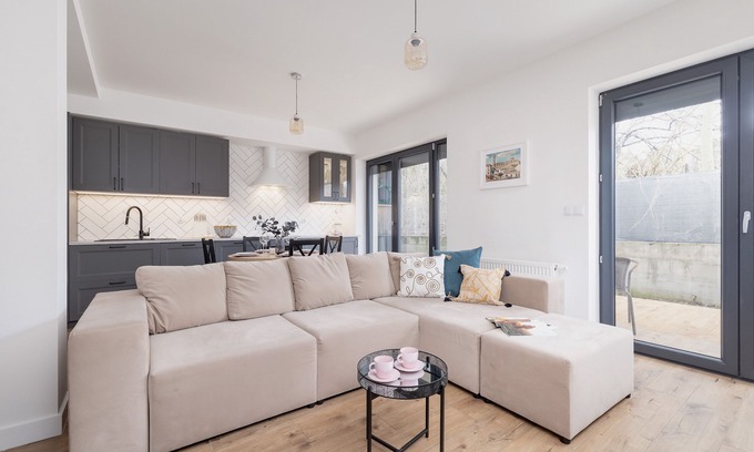 Modlniczka Apartment | Apartment for 4 in Kraków by Renters
