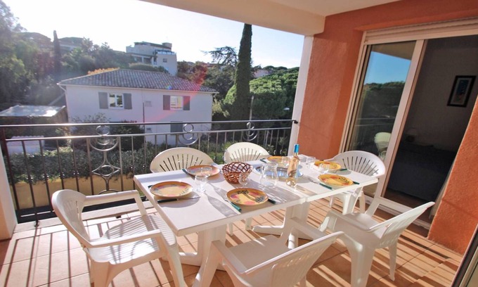Sainte-Maxime City Centre Apartment | Apartment for 4 people – Air conditioning – Wifi – Pool residence – Sainte Maxime
