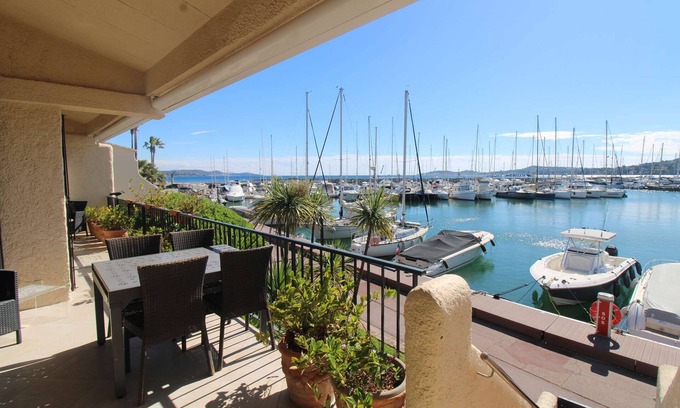 Port Cogolin Apartment | Apartment for 4 people with sea and port view in the Gulf of St Tropez