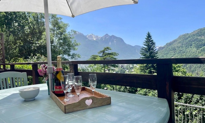 Forville Apartment | Apartment for 4 with with nice view of Briançon