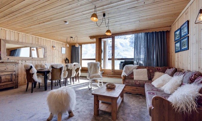 Tignes le Lac Apartment | Apartment for 6, balcony, wifi in Tignes