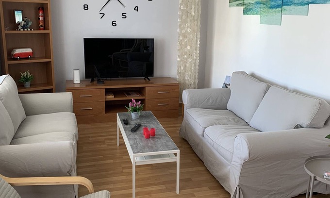 Almunecar Apartment | Apartment for 6 persons, just 15 minutes from the sea.