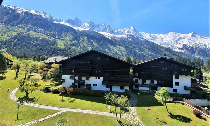 Chamonix-Mont-Blanc Apartment | Apartment-Comfort-Ensuite with Bath-Mountain view