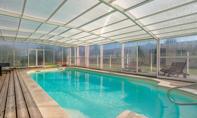 Saint-Simon-de-Bordes Apartment | Apartment 'Le Clos Du Champ De L'Amour - Pons' with Private Pool and Air Conditioning