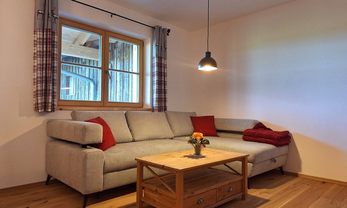 Munchen District Apartment | Apartment Gänseblümchen in a beautiful country idyll, between Munich and the Alps