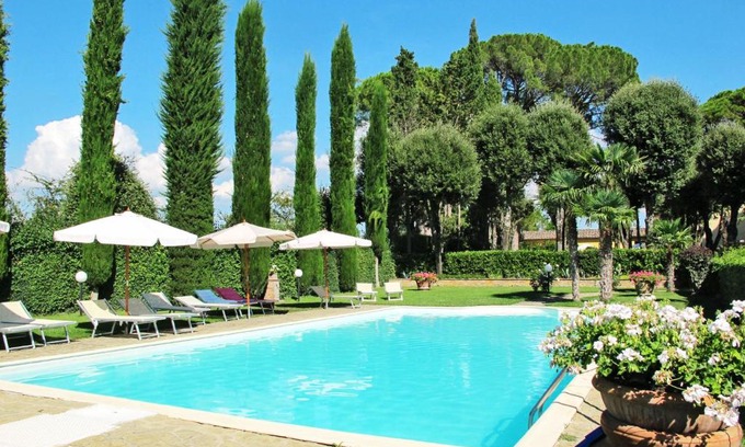 Poggibonsi Apartment | Apartment Giuggiolo 4 by Interhome
