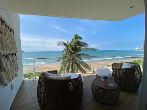 Zona Dorada Apartment | Apartment Gold In Camino Al Mar with Amazing View of the Ocean, Beach and Swimming Pool, 3 Rooms