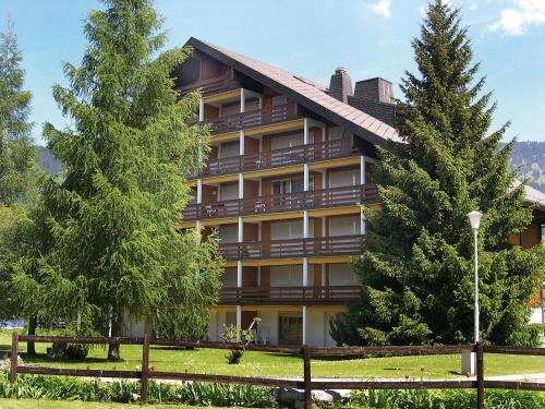 Villars-sur-Ollon Apartment | Apartment Grenat 8 by Interhome