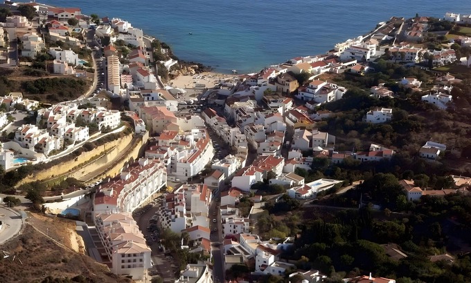 Vale de Covo House | Apartment 'Gudrun' with Sea View, Wi-Fi and Air Conditioning