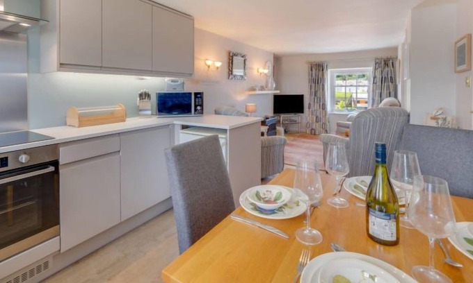Aberaeron Apartment | Apartment Harbour View in New Quay - 4 persons, 2 bedrooms