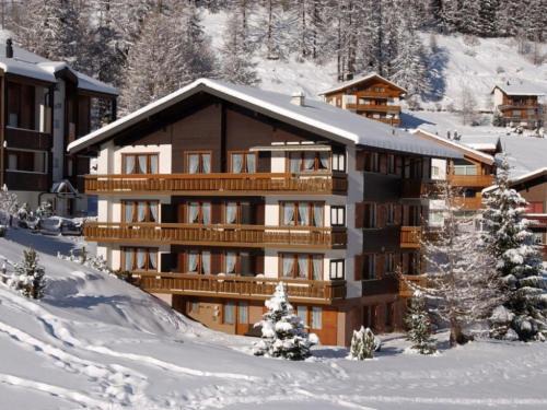 Saas-Fee Apartment | Apartment Haus Amedee by Interhome