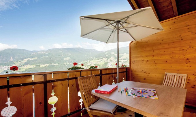 Albions Apartment | Apartment "Haus Sonnegg - Living Suite" with Mountain View, Wi-Fi, Balcony & Garden