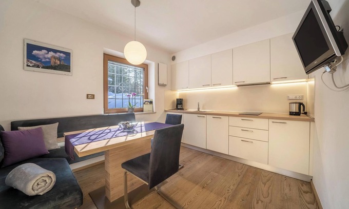 Avelengo Apartment | Apartment "Hirzer" near Skiing Area with Forest View, Wi-Fi, Balcony & Shared Garden