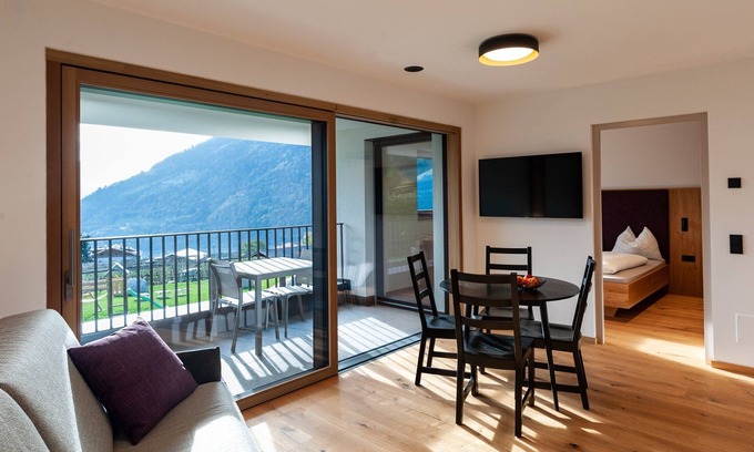 Lagundo Apartment | Apartment 'Hofer Hof Hirzer' with Mountain View, Garden & Wi-Fi