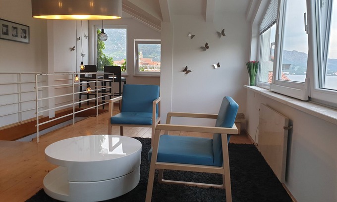 Cove Tri Zala (Zrnovo) House | Apartment Keti spacious apartment in the center of Korcula town with sea view