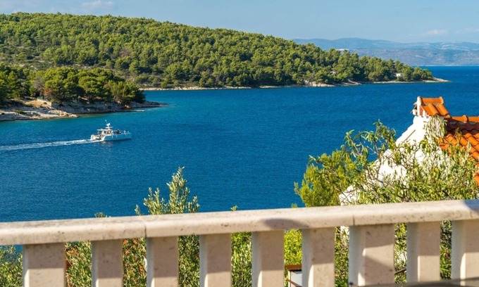 Necujam Apartment | Apartment Ivan (109211-A1) - Necujam - island Solta