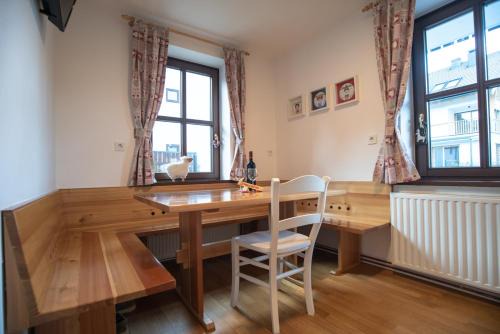 Kranjska Gora Apartment | Apartment Hribovc with atrium and free parking