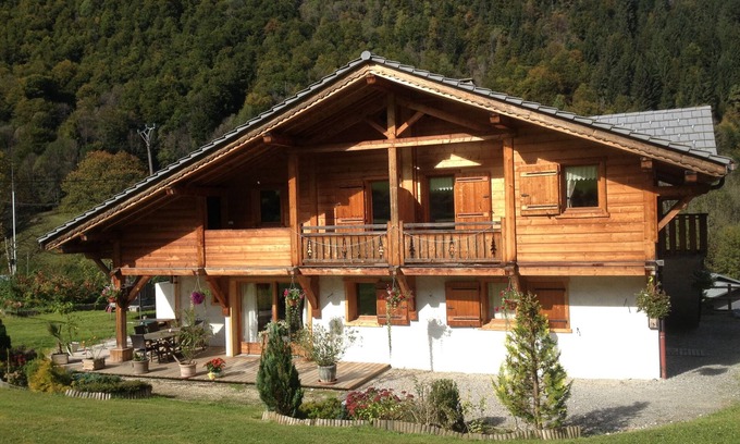 Sixt-Fer-a-Cheval Apartment | Apartment in a chalet in the mountains in Sixt Fer A Cheval