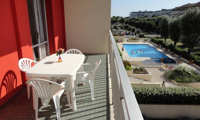 Porto Santa Margherita Apartment | Apartment in a residence with pool