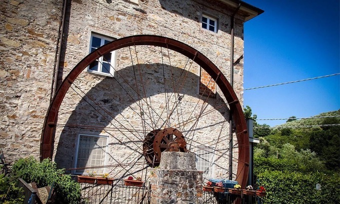 SantʼAndrea di Compito Apartment | Apartment in an old renovated mill with terrace