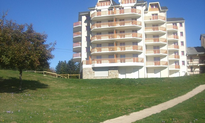 Ax-les-Thermes Apartment | Apartment in Bonascre with Mountain Views