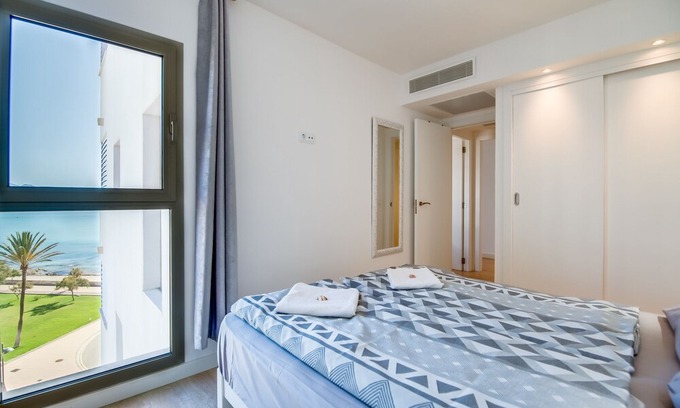Sant Llorenc des Cardassar Apartment | Apartment in CALA MILLOR, directly on the beach, with 2 bedrooms, WIFI Free, 5 ETAGE.