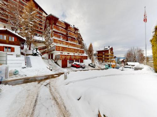 Saint-Pierre-de-Clages Apartment | Apartment in central location with views