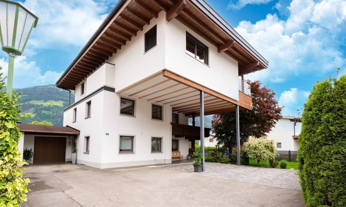 Fuegen Apartment | Apartment in Fügen near Spieljochbahn