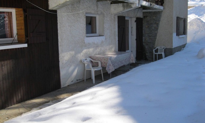 Les Claux Apartment | Apartment in ground floor chalet