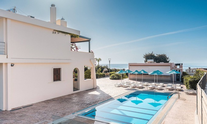 Lardos Apartment | Apartment in Hotel 'Amaryllis Fully Equipped Beach Front House' with Shared Pool