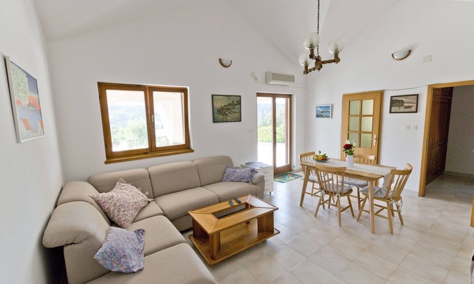 Rogac Apartment | Apartment Ina (11081-A1) - Rogac - island Solta