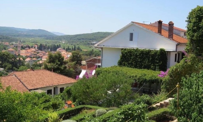 Island Hvar Apartment | Apartment in Jelsa with Balcony, Air condition, WIFI (3621-1)